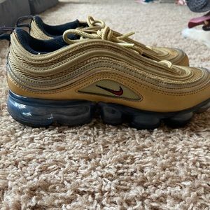 Nike vapor max size 5